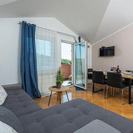 Apartment Near The Center/Beach Pula Exterior foto